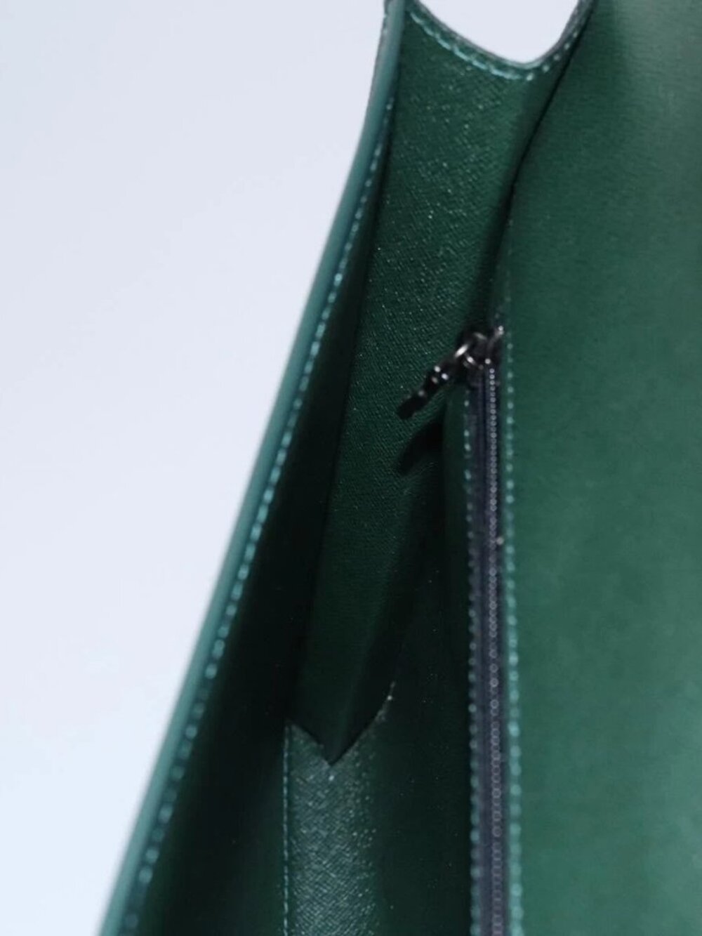 LOUIS VUITTON Taiga Leather Volga Briefcase Epicea M30204 LV Auth BA235 - Picture 10 of 16